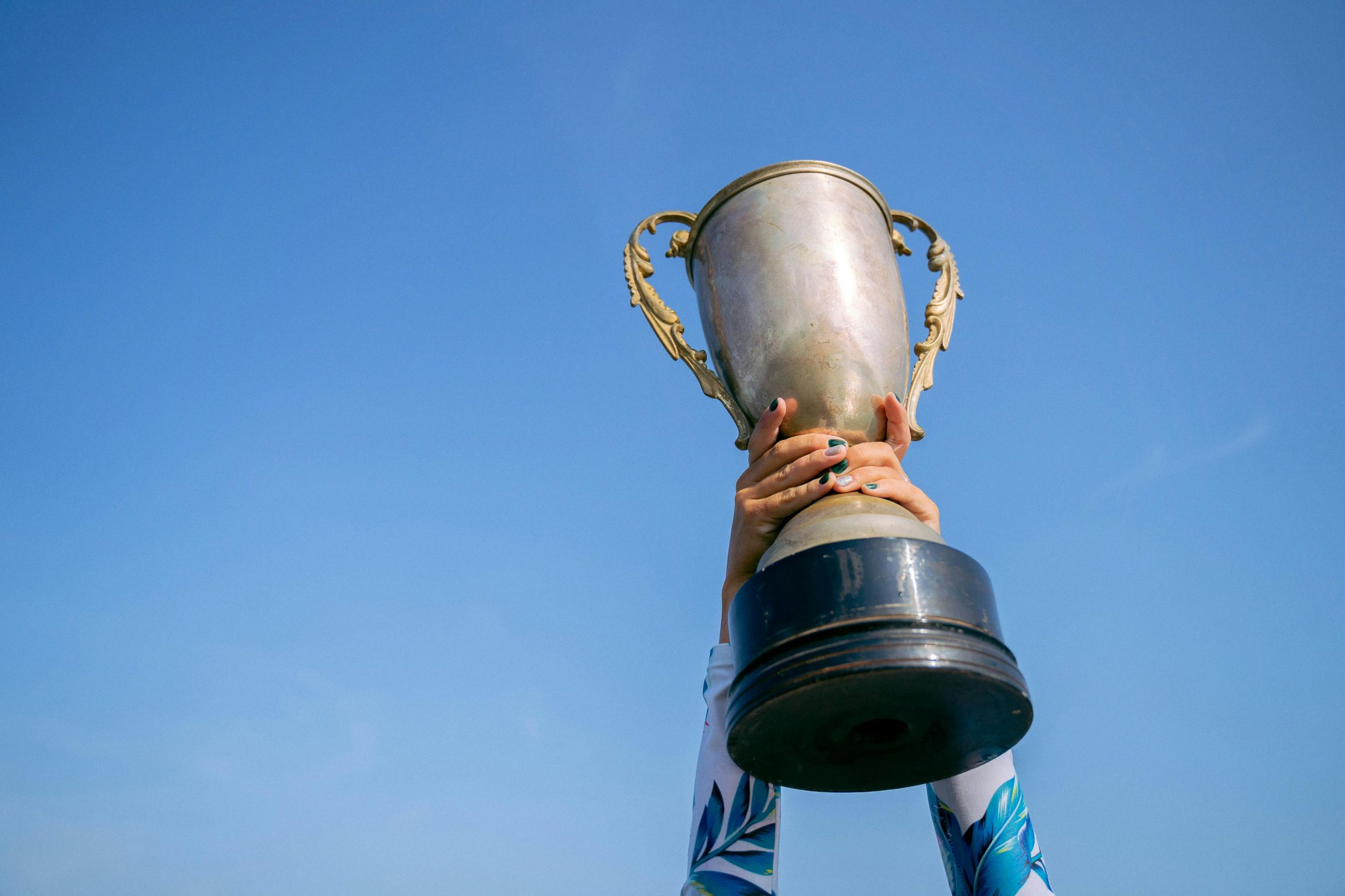 El material importa: Una mirada a los diferentes tipos de trofeos de Trofeos Martínez